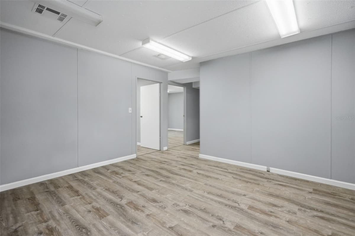 15464 CORTEZ BOULEVARD — photo 31 of 52