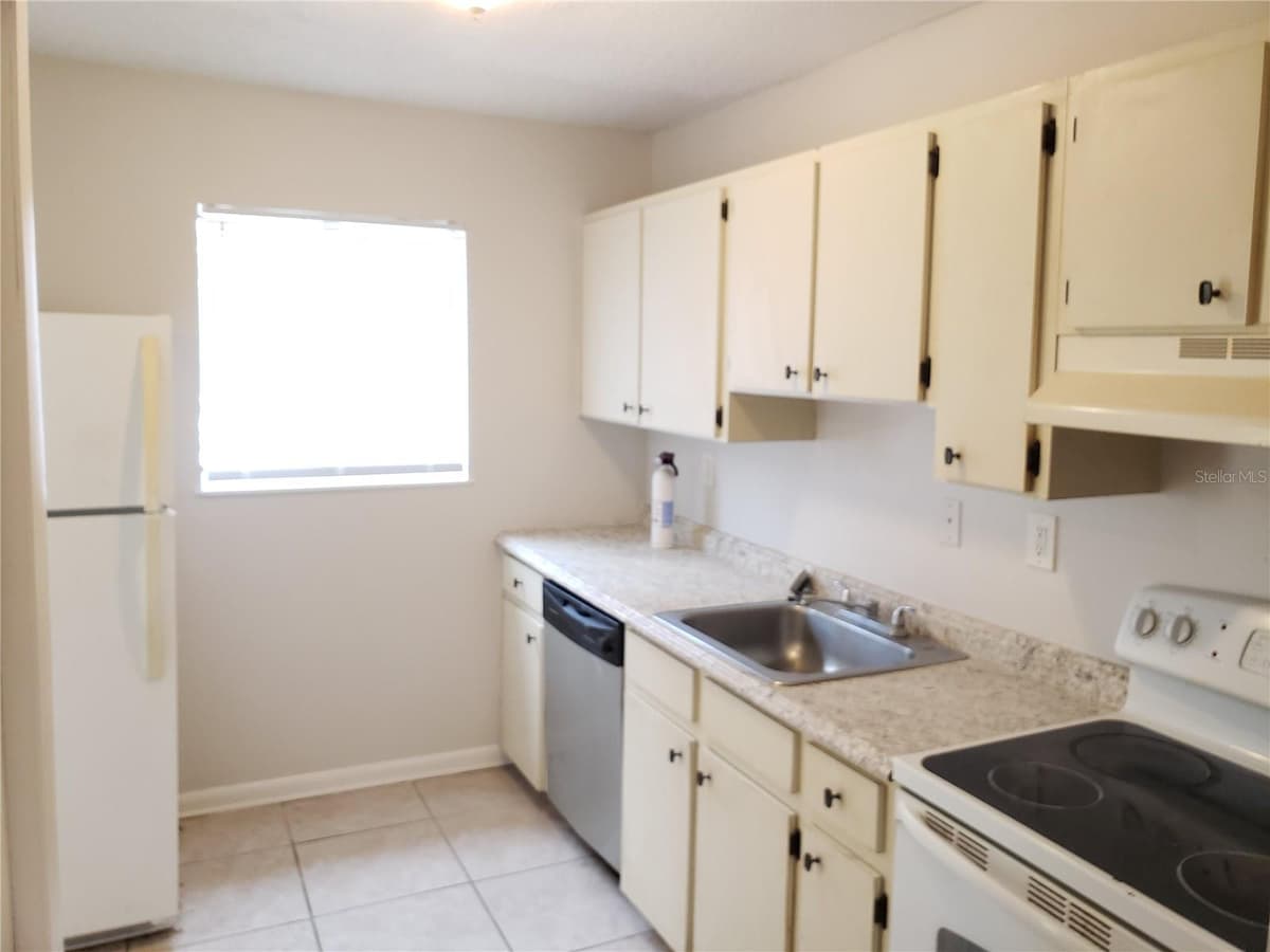 22706 GAGE LOOP — photo 3 of 30