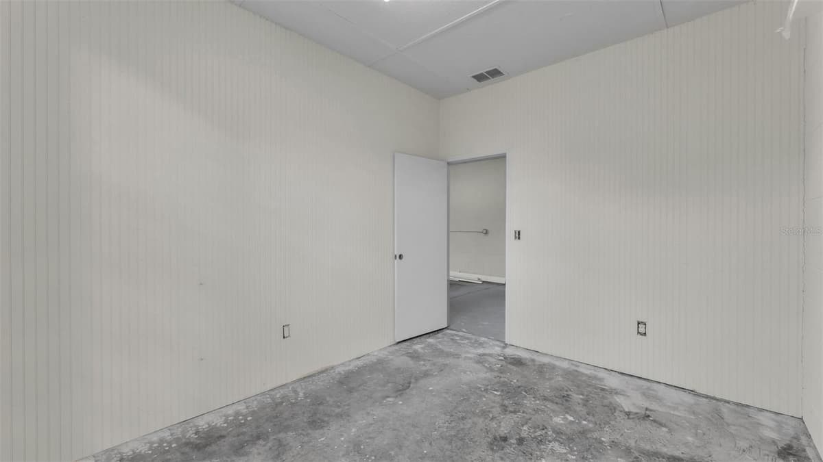 237 KENT COURT — photo 29 of 78