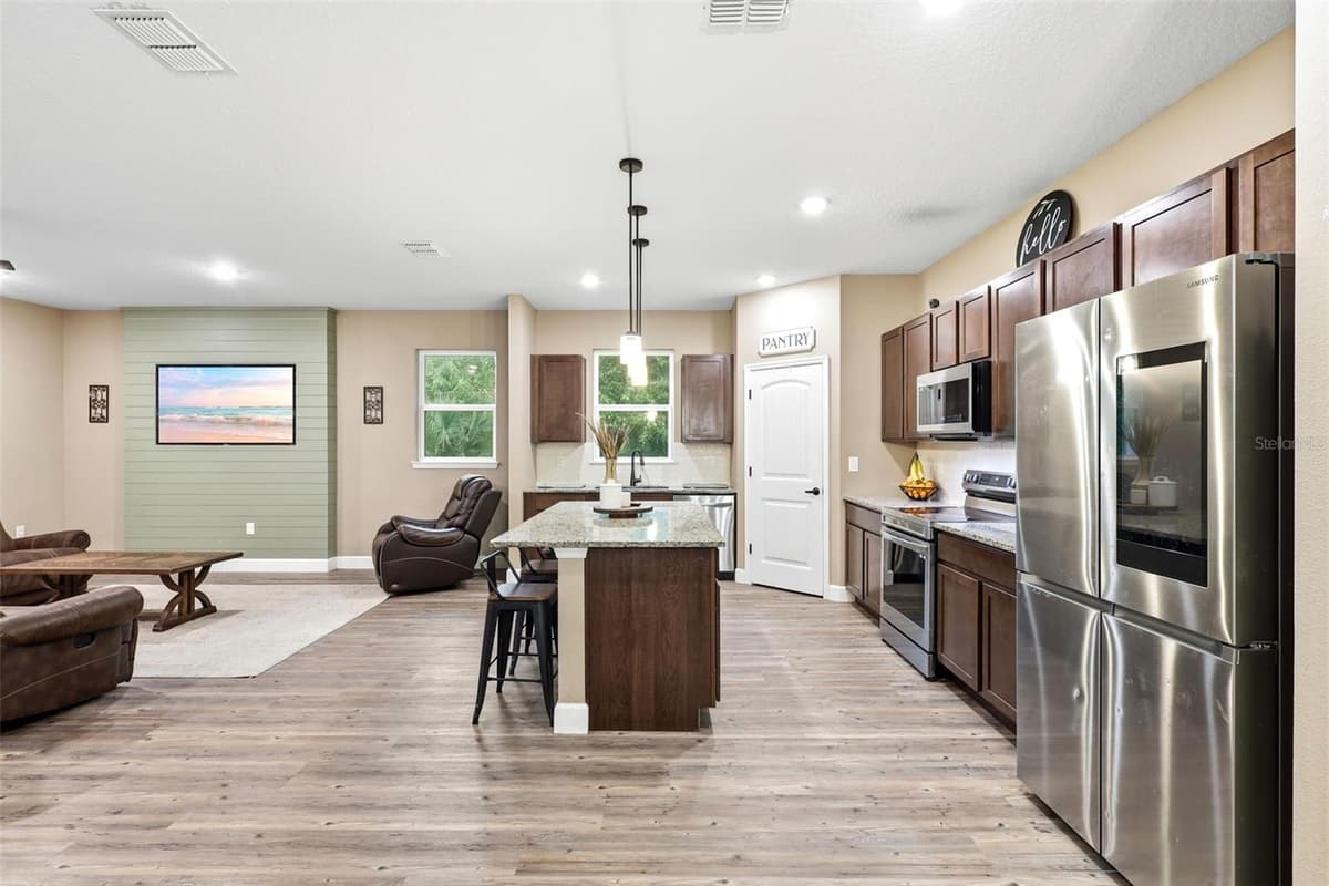 425 SPRING GARDEN AVENUE — photo 10 of 40