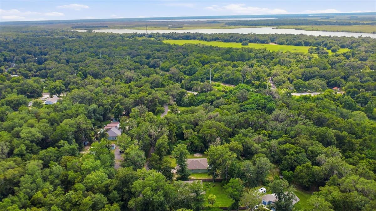 425 SPRING GARDEN AVENUE — photo 36 of 40