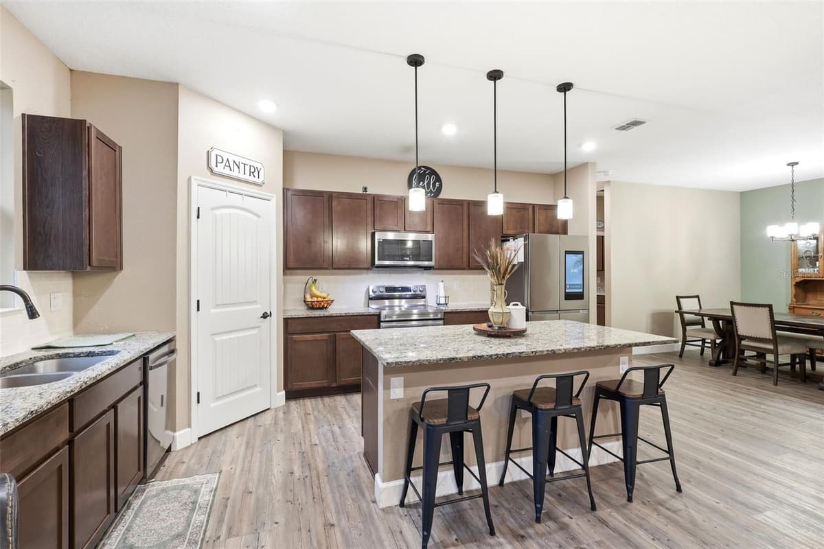 425 SPRING GARDEN AVENUE — photo 14 of 40