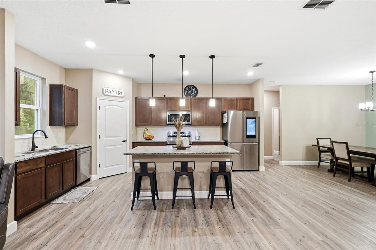 425 SPRING GARDEN AVENUE — photo 15 of 40