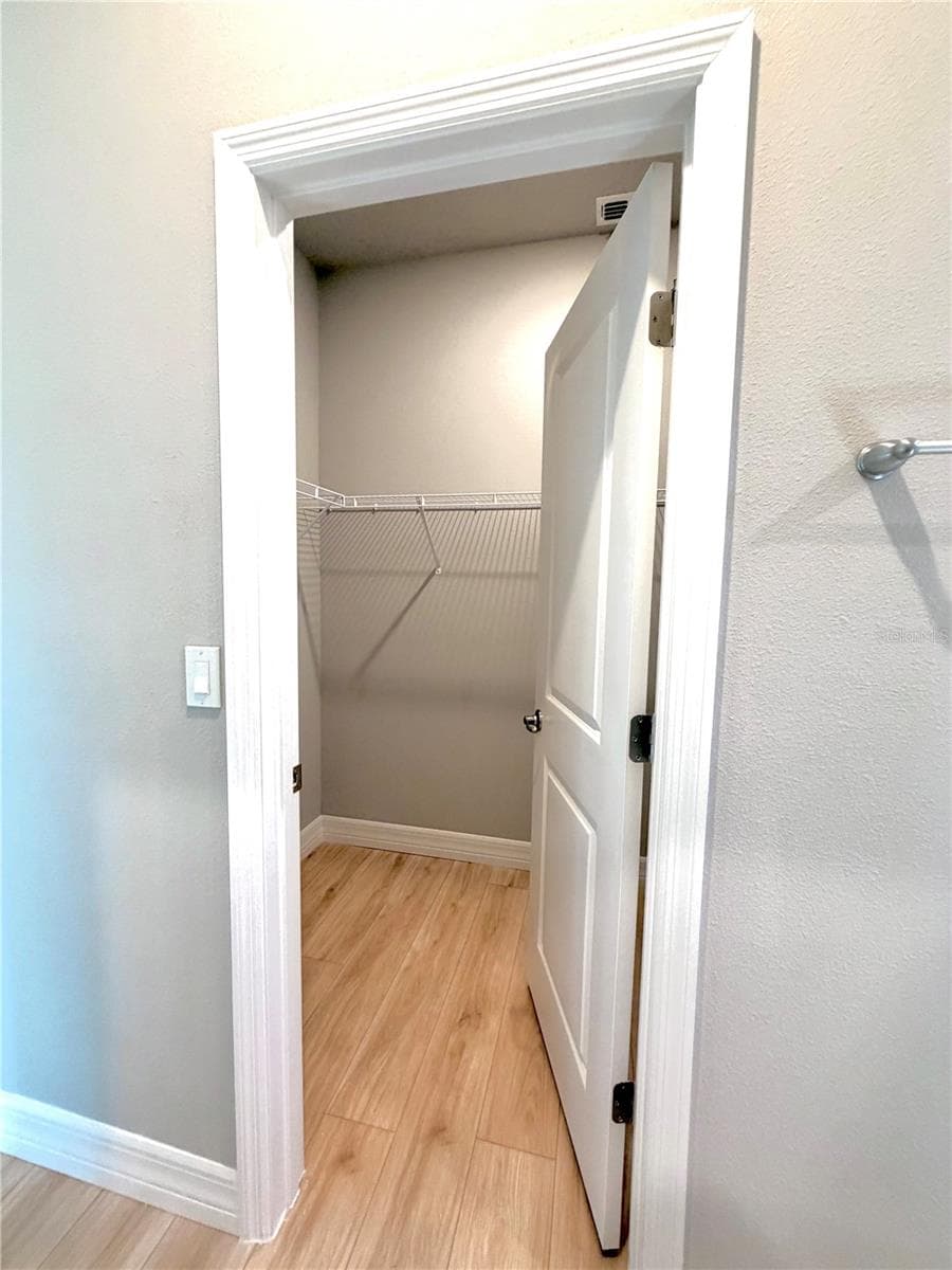 5226 PRENTICE LANE — photo 10 of 27
