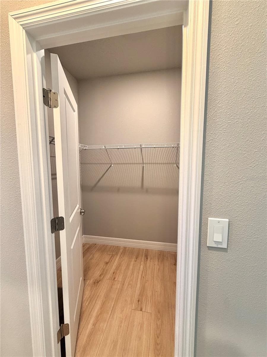 5226 PRENTICE LANE — photo 9 of 27
