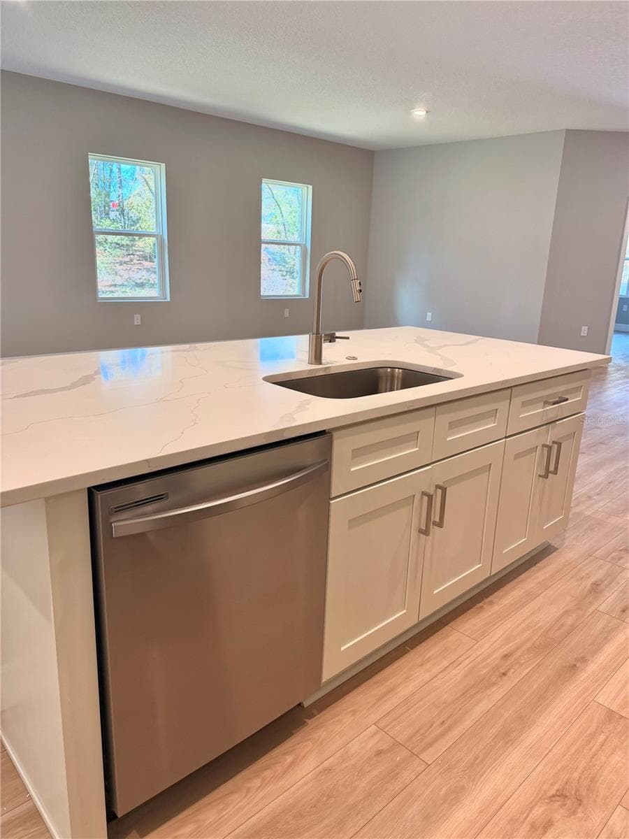 5226 PRENTICE LANE — photo 6 of 27