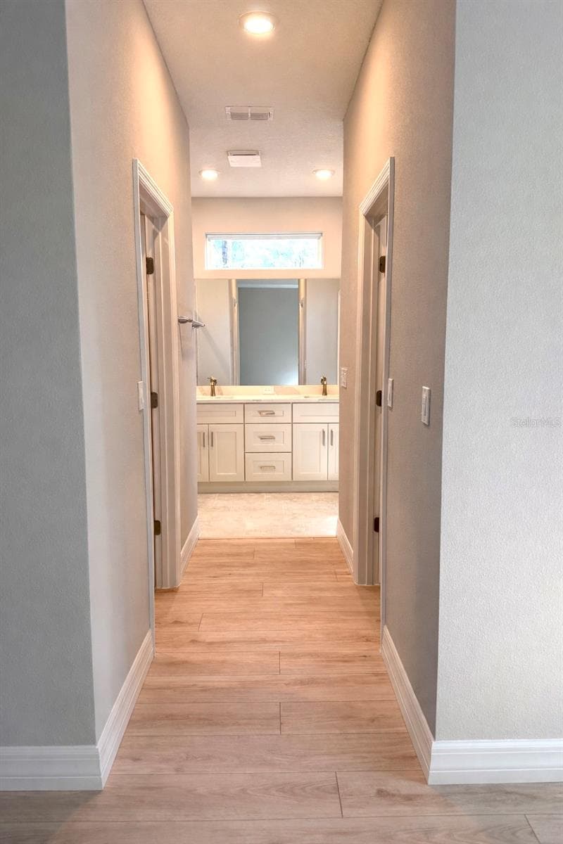 5226 PRENTICE LANE — photo 8 of 27