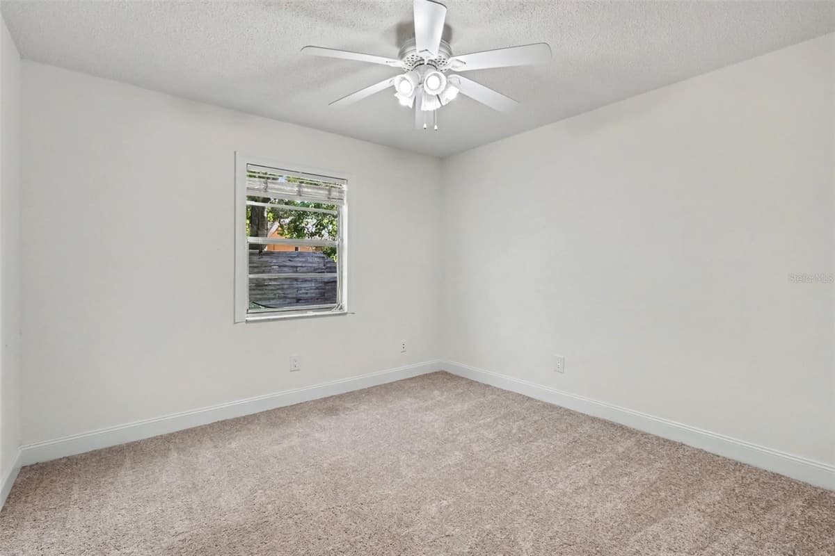 1916 HUDSON COURT — photo 19 of 26
