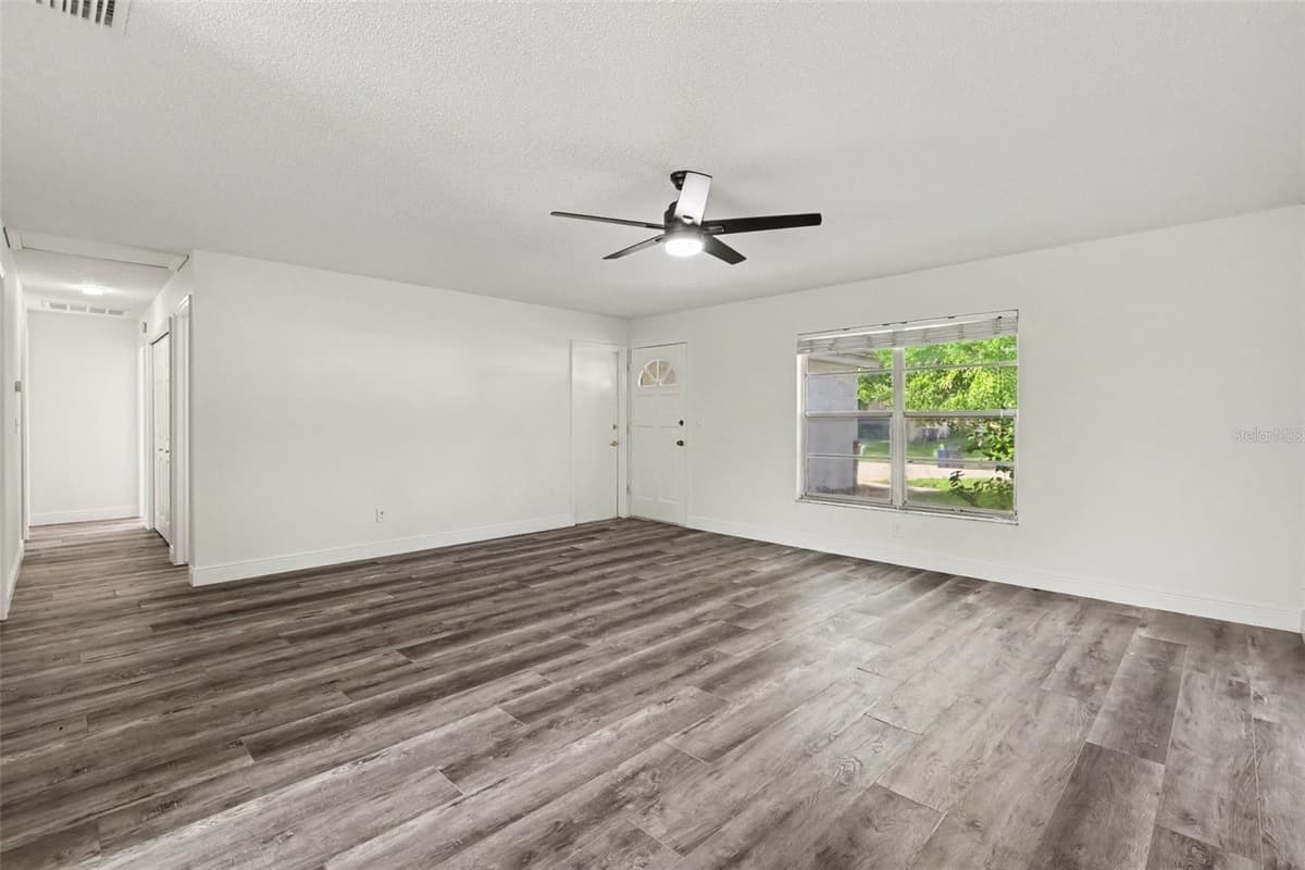 1916 HUDSON COURT — photo 5 of 26