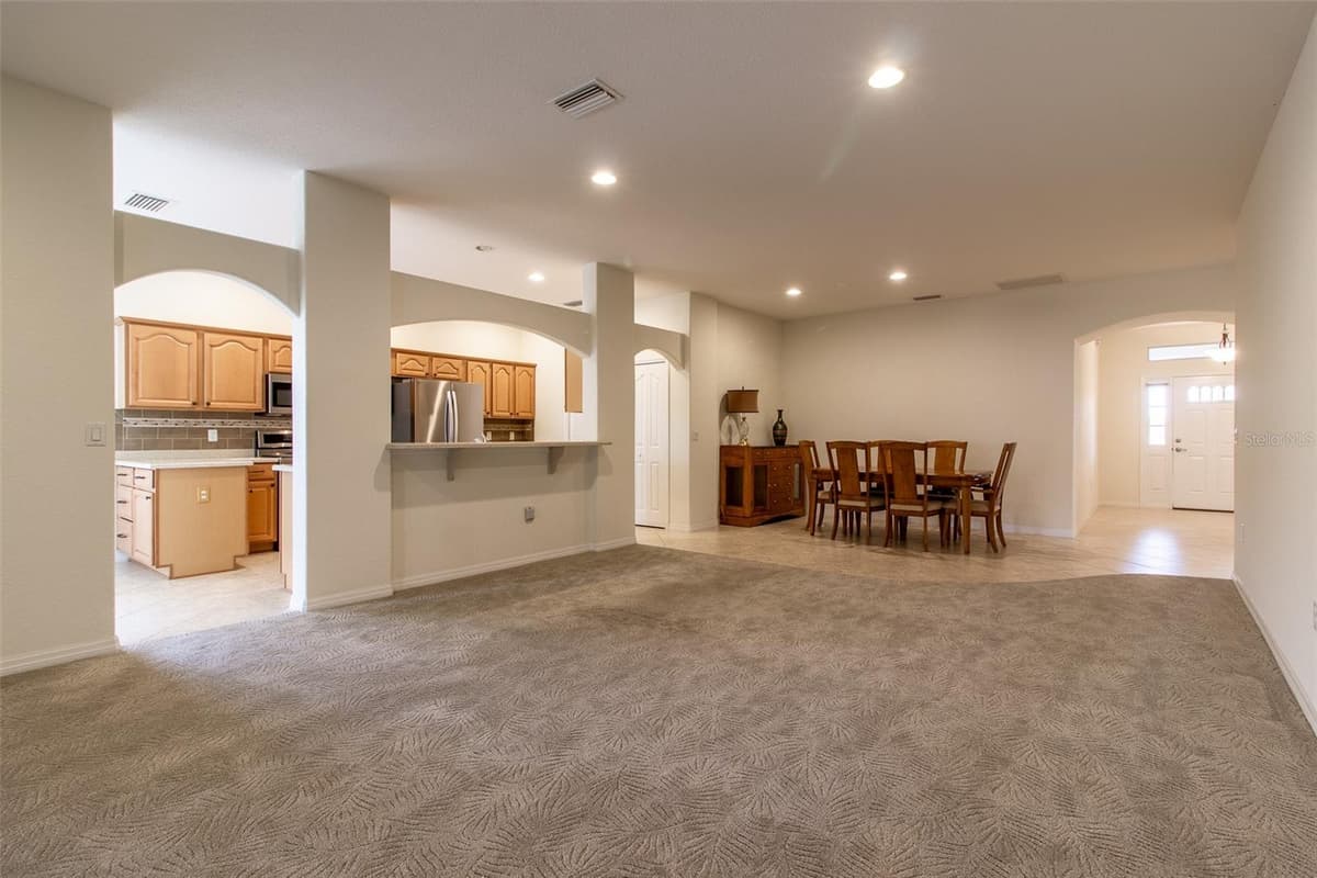 16205 12TH TERRACE — photo 4 of 35