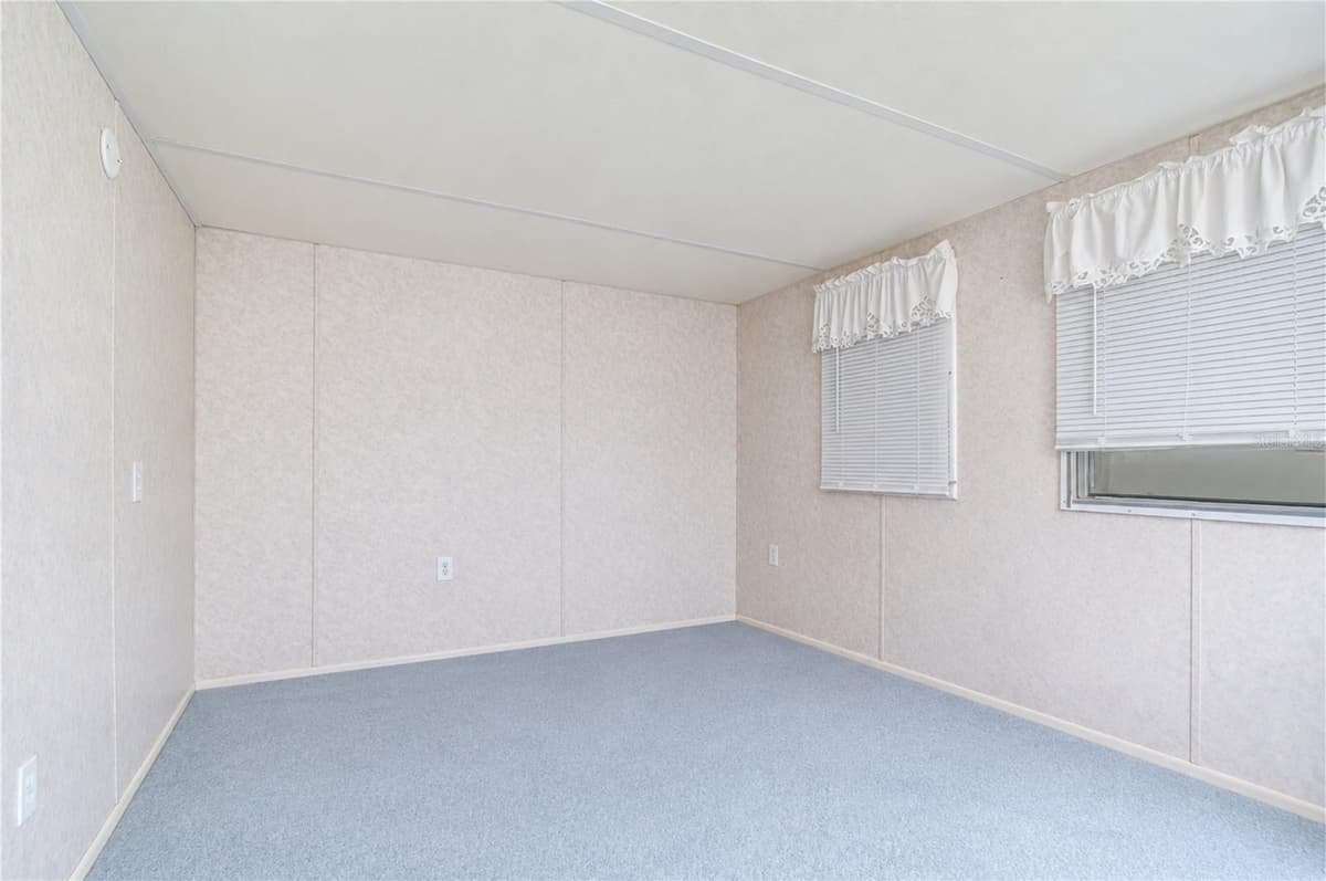 37344 HAMMOND DRIVE — photo 6 of 33