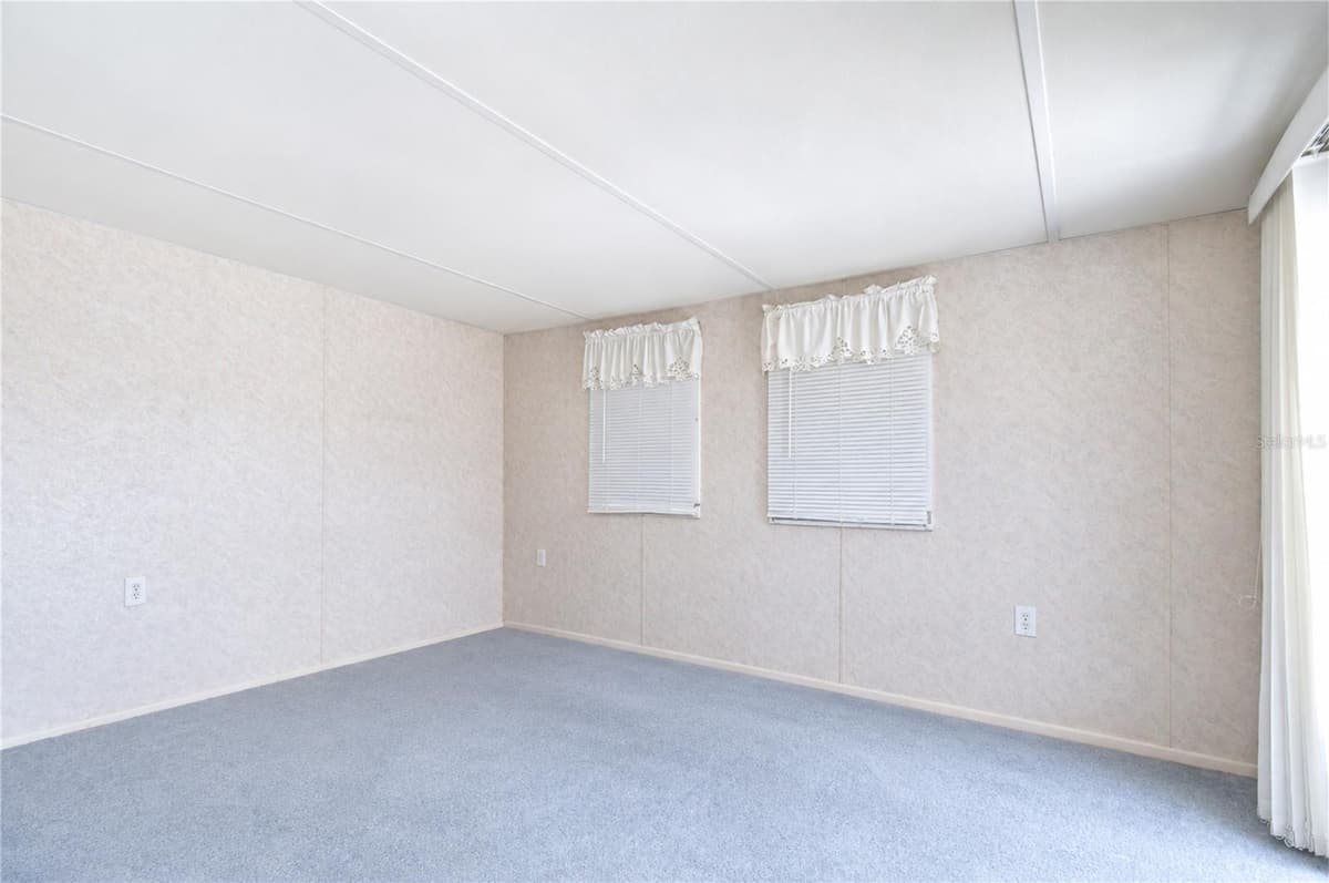 37344 HAMMOND DRIVE — photo 7 of 33