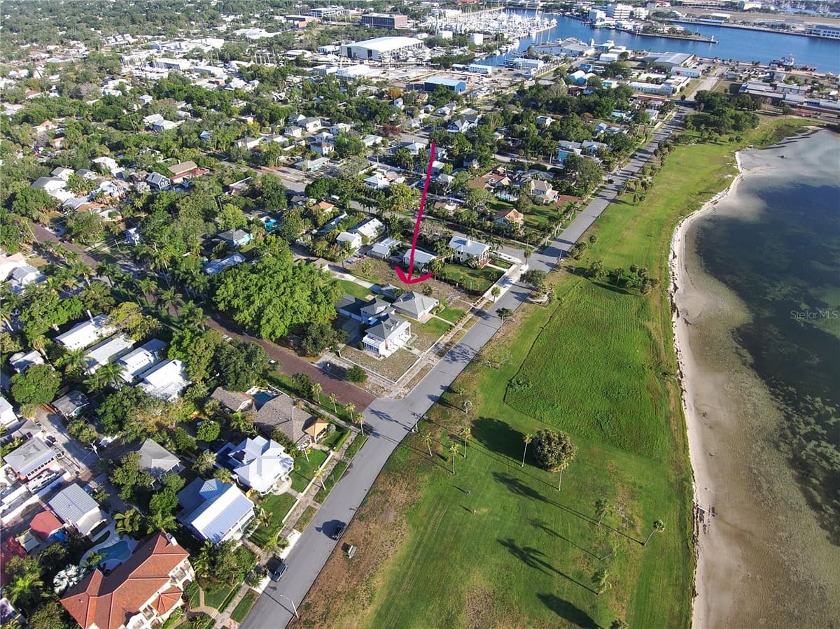 1817 BEACH DRIVE — photo 7 of 18