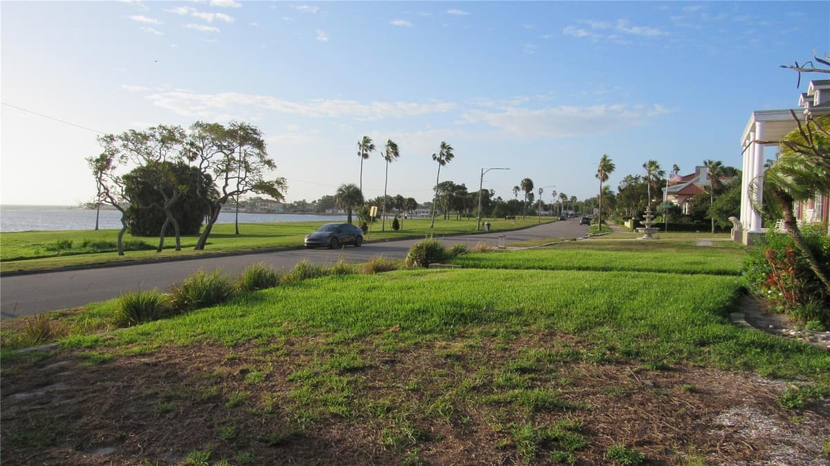 1817 BEACH DRIVE — photo 13 of 18
