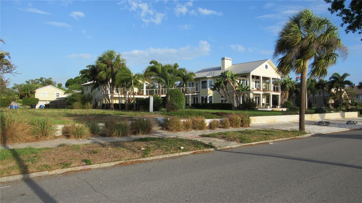 1817 BEACH DRIVE — photo 10 of 18