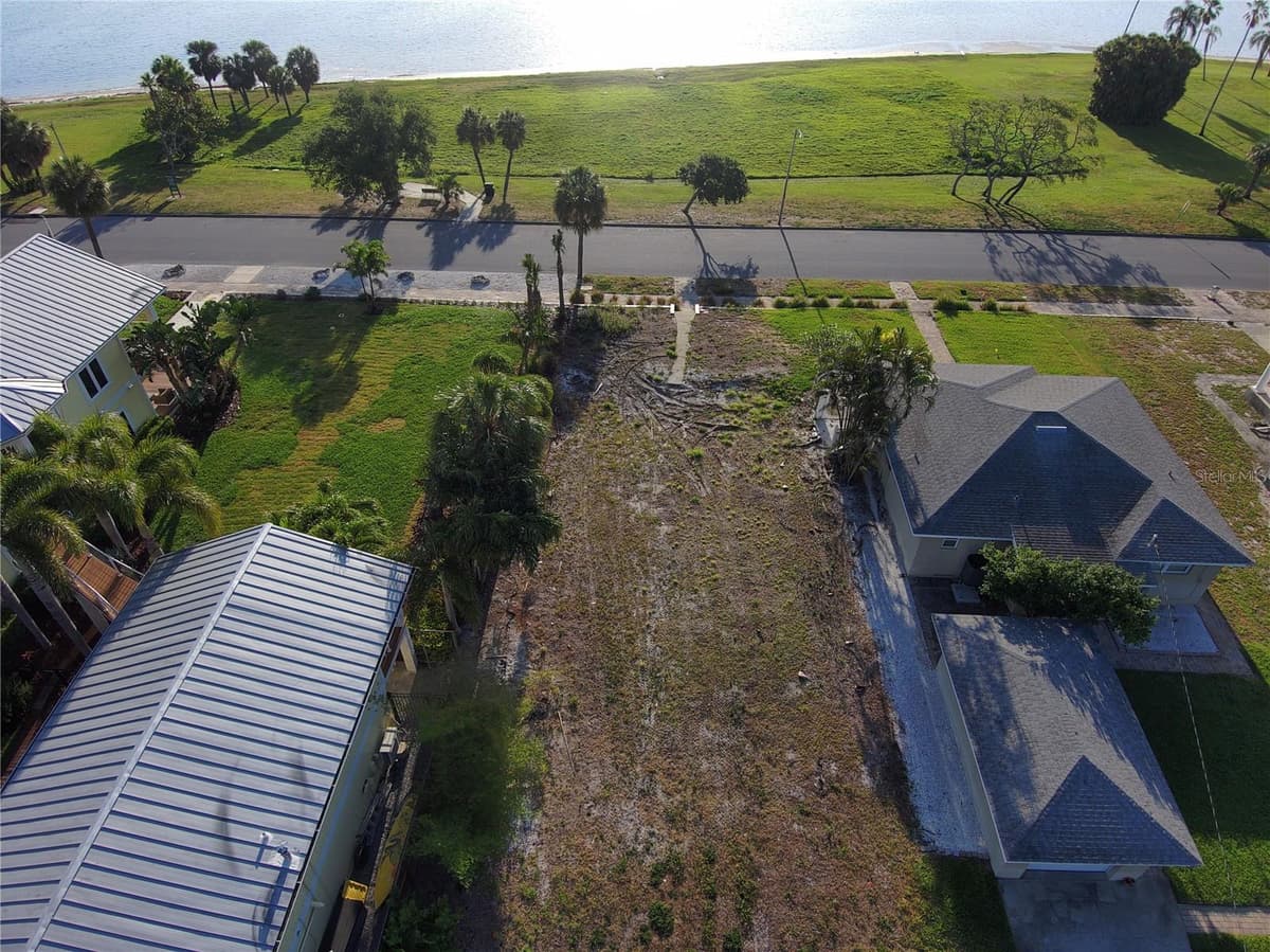 1817 BEACH DRIVE — photo 18 of 18