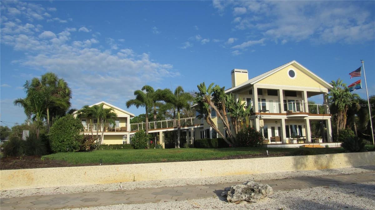 1817 BEACH DRIVE — photo 16 of 18