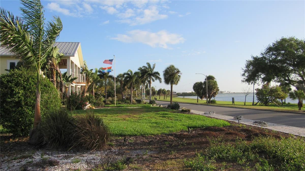 1817 BEACH DRIVE — photo 12 of 18