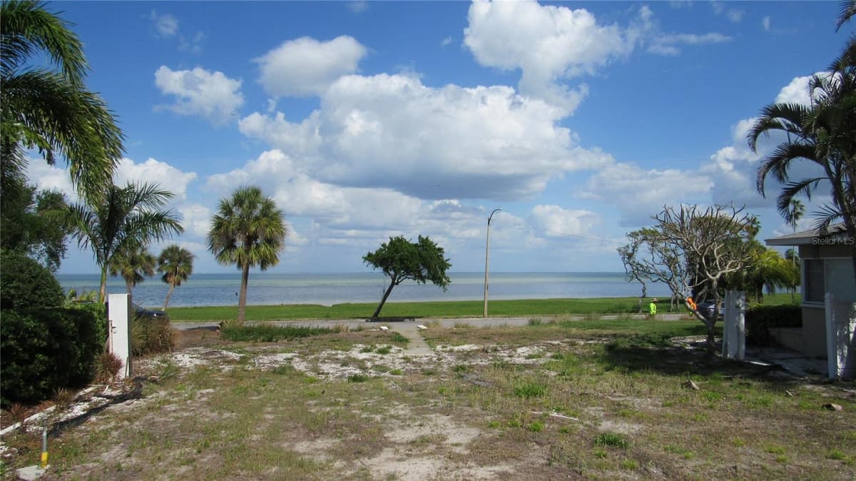 1817 BEACH DRIVE — photo 9 of 18