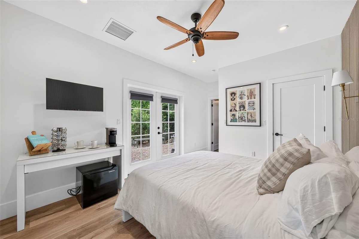 906 ALHAMBRA COURT — photo 33 of 71