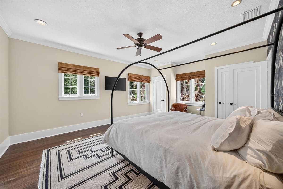 906 ALHAMBRA COURT — photo 38 of 71