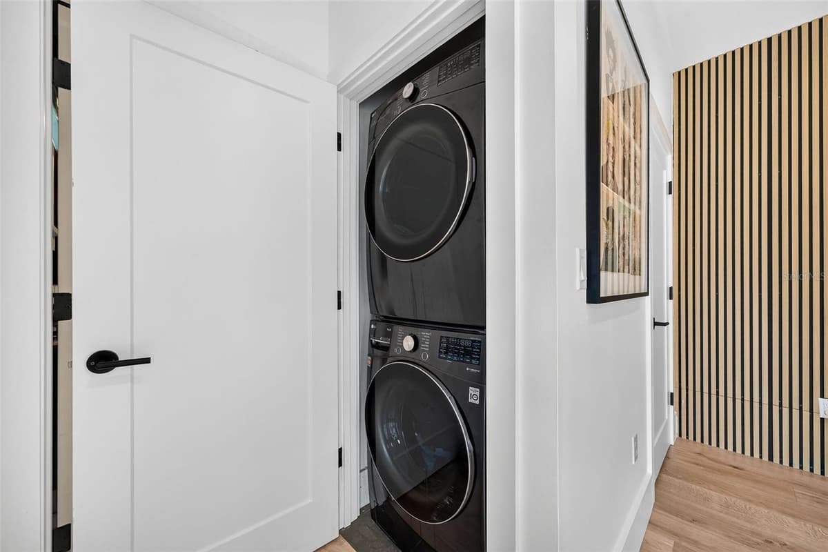 906 ALHAMBRA COURT — photo 36 of 71