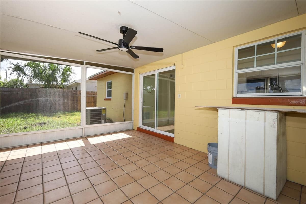 586 TULANE DRIVE — photo 25 of 31