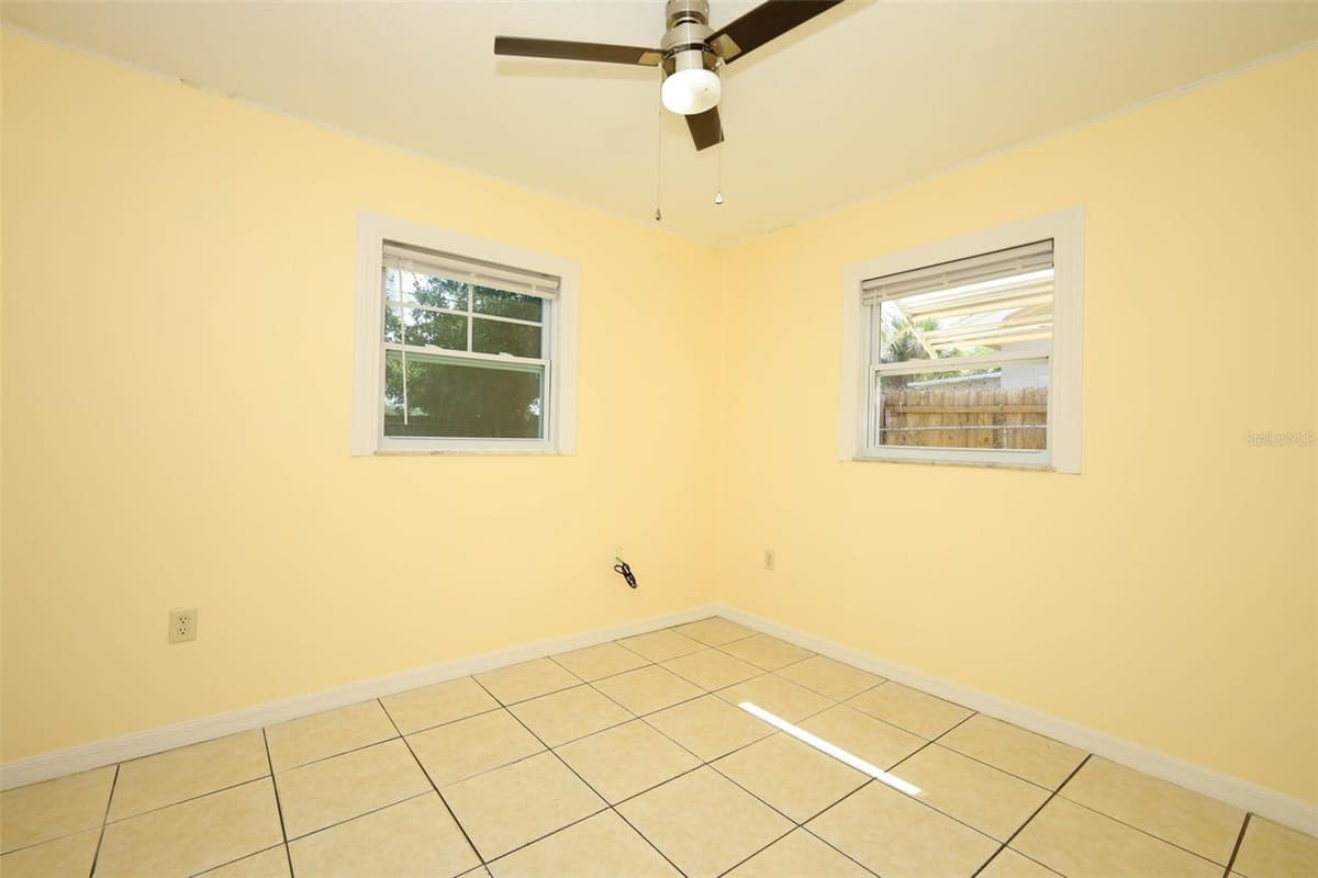 586 TULANE DRIVE — photo 23 of 31