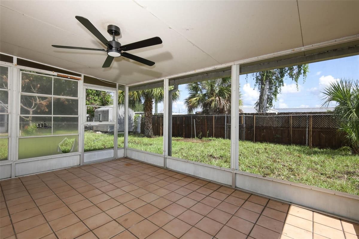 586 TULANE DRIVE — photo 27 of 31