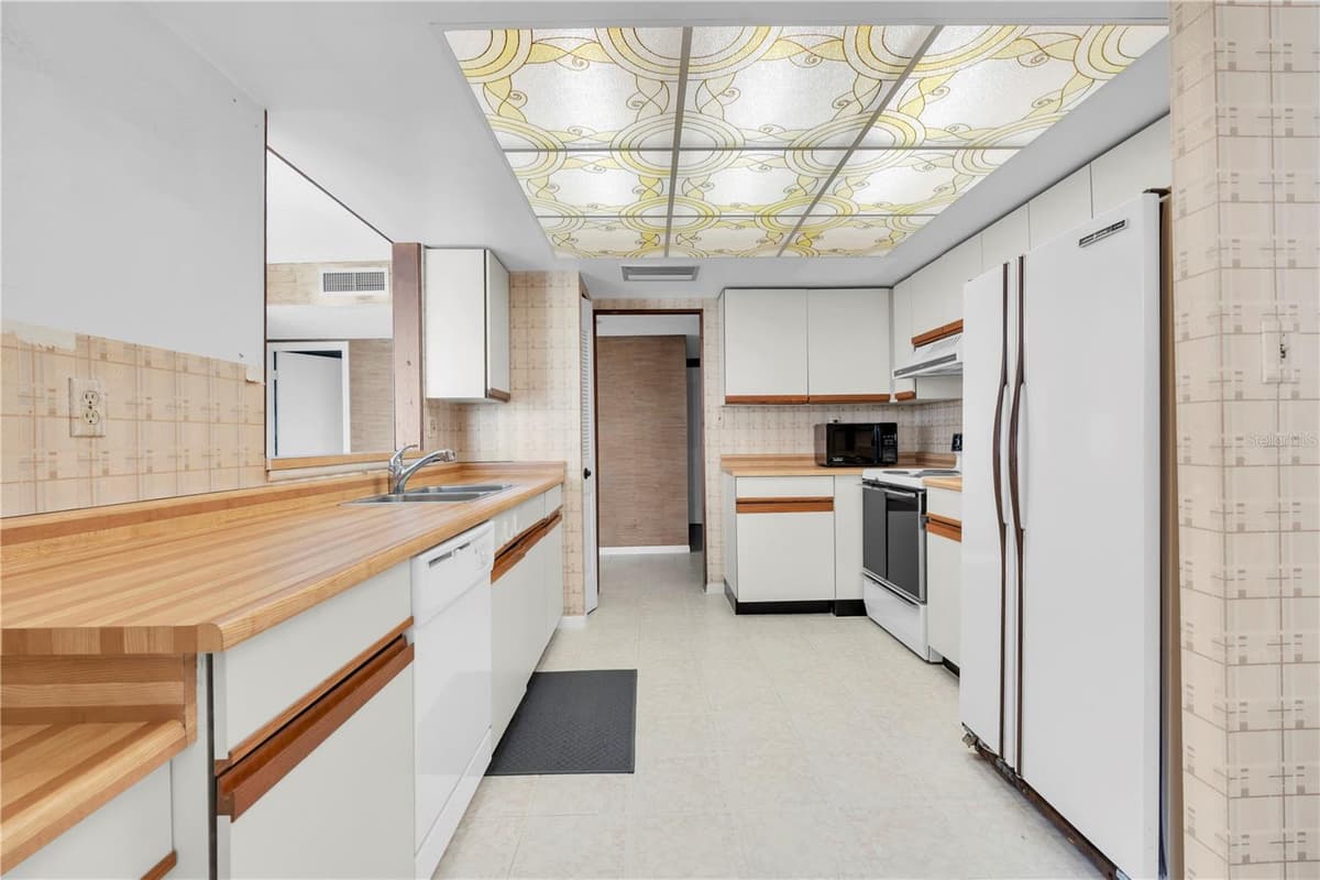 7600 BAYSHORE DRIVE — photo 17 of 48