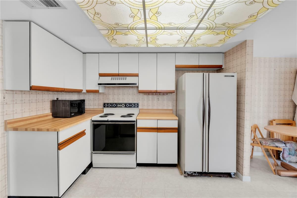 7600 BAYSHORE DRIVE — photo 13 of 48