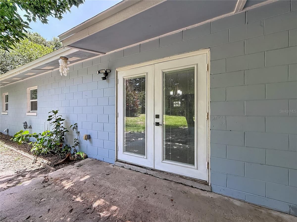 460 PINE AVENUE — photo 35 of 47