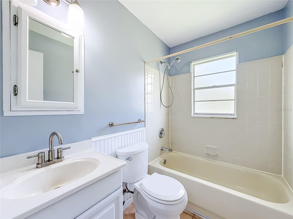 460 PINE AVENUE — photo 32 of 47
