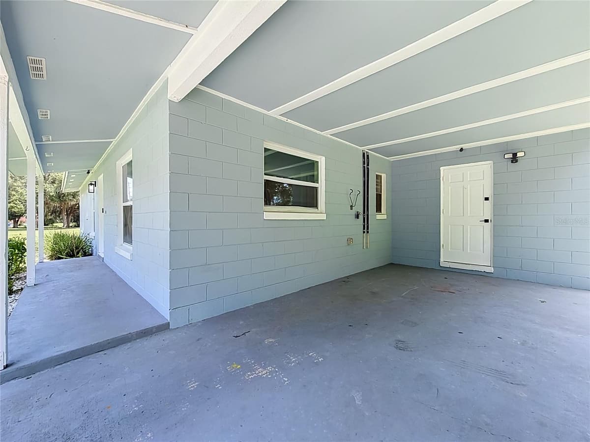 460 PINE AVENUE — photo 5 of 47