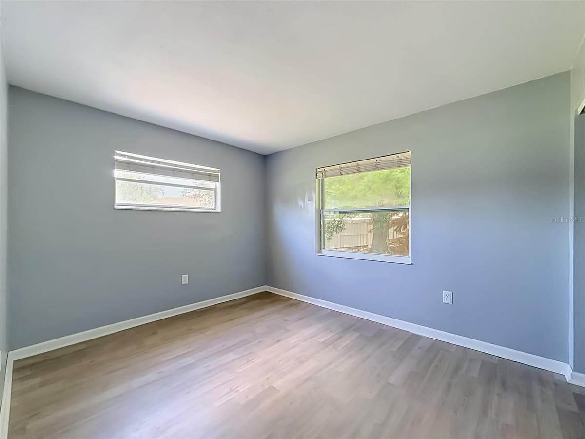 460 PINE AVENUE — photo 28 of 47