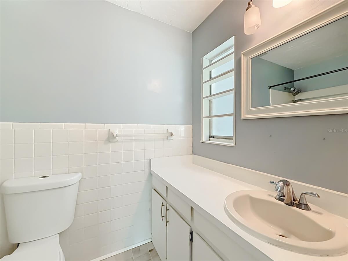 460 PINE AVENUE — photo 22 of 47