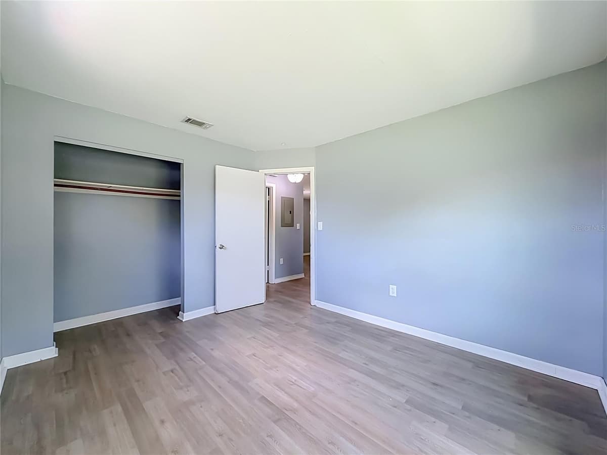 460 PINE AVENUE — photo 26 of 47
