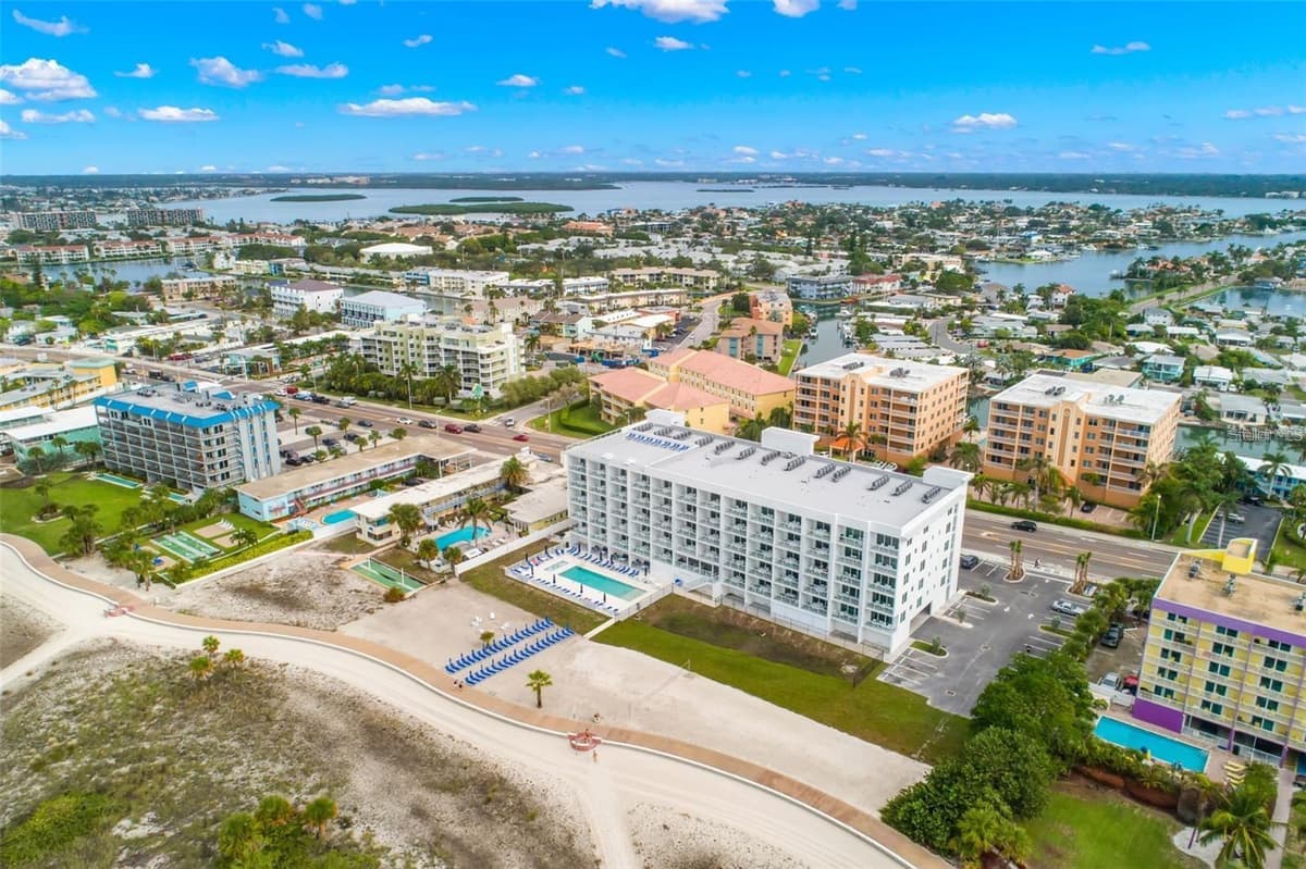11500 GULF BOULEVARD — photo 36 of 43