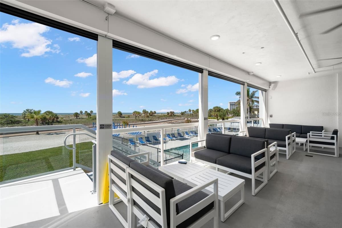11500 GULF BOULEVARD — photo 31 of 43