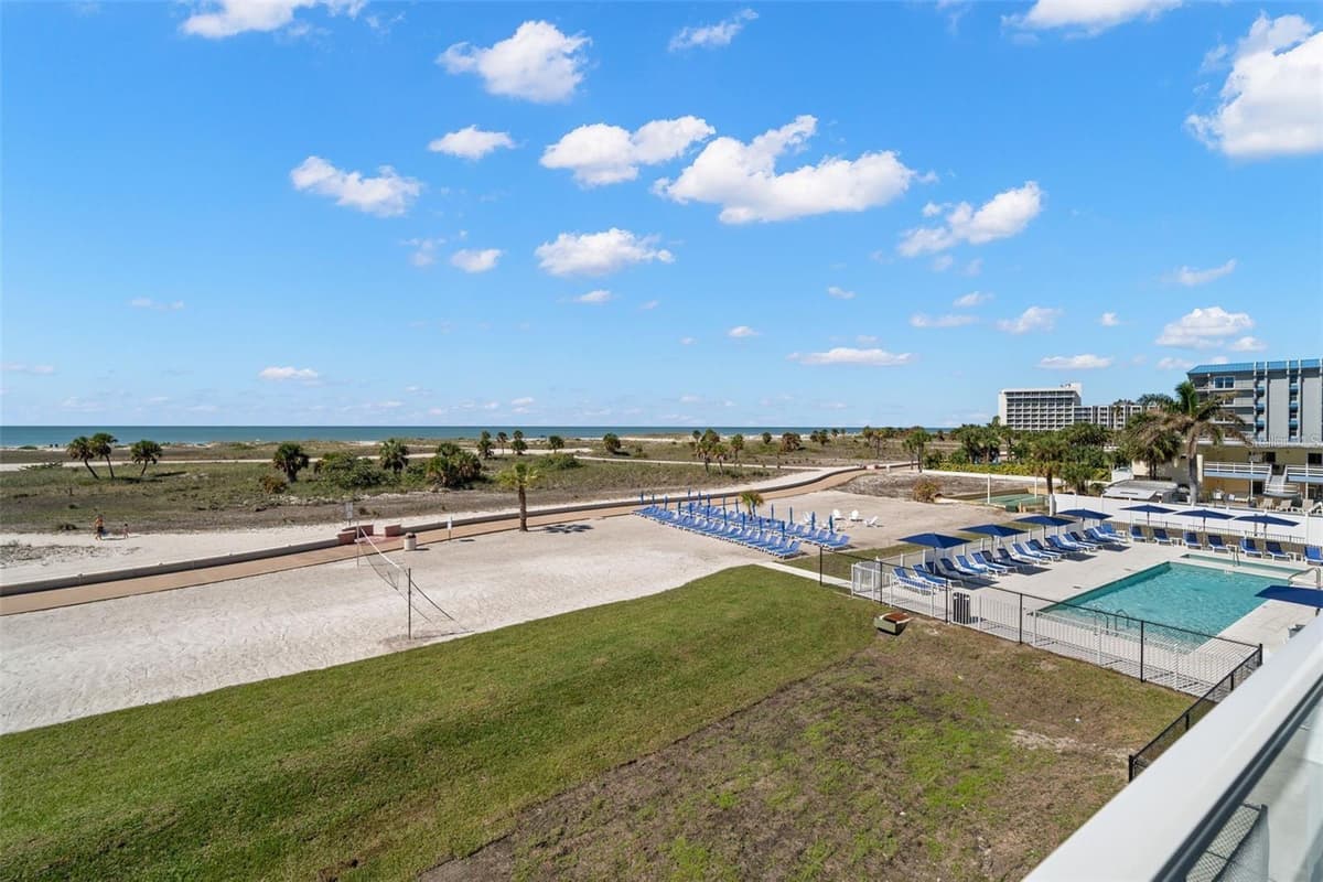 11500 GULF BOULEVARD — photo 35 of 43