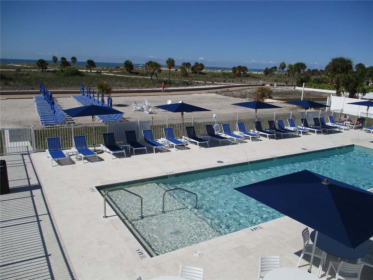 11500 GULF BOULEVARD — photo 33 of 43