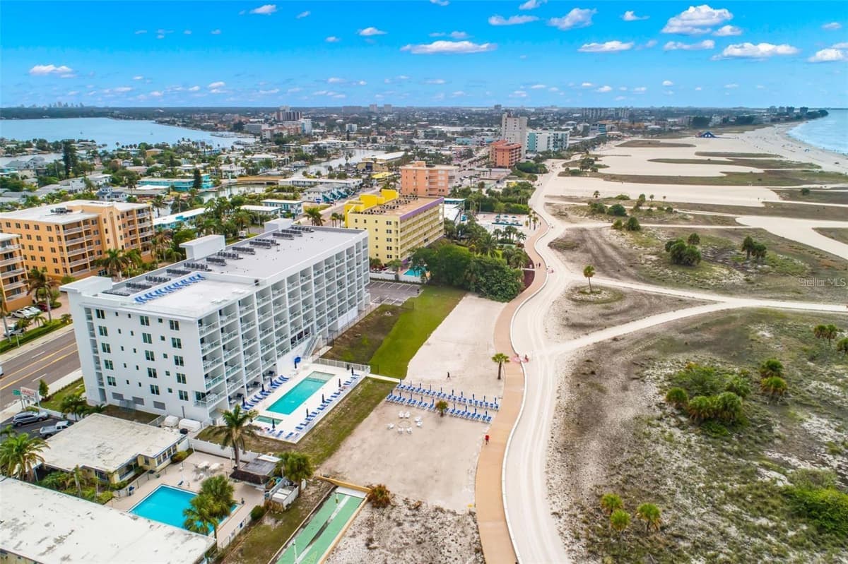 11500 GULF BOULEVARD — photo 34 of 43