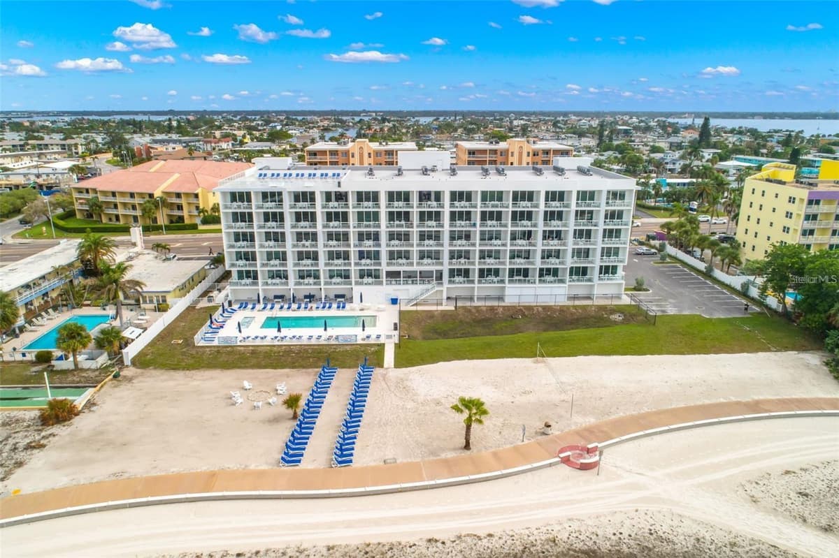 11500 GULF BOULEVARD — photo 39 of 43