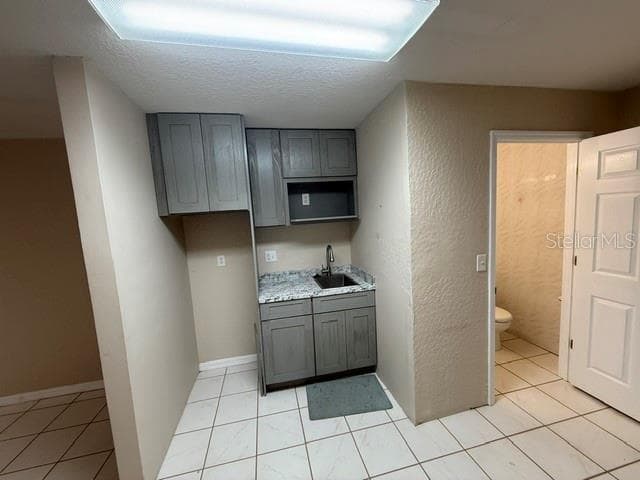 15 UTILITY DRIVE — photo 4 of 9