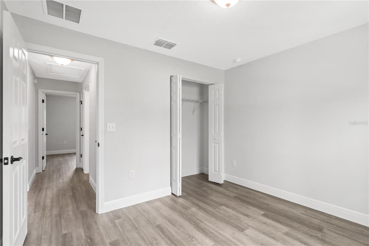 4372 MERCEDES STREET — photo 10 of 29