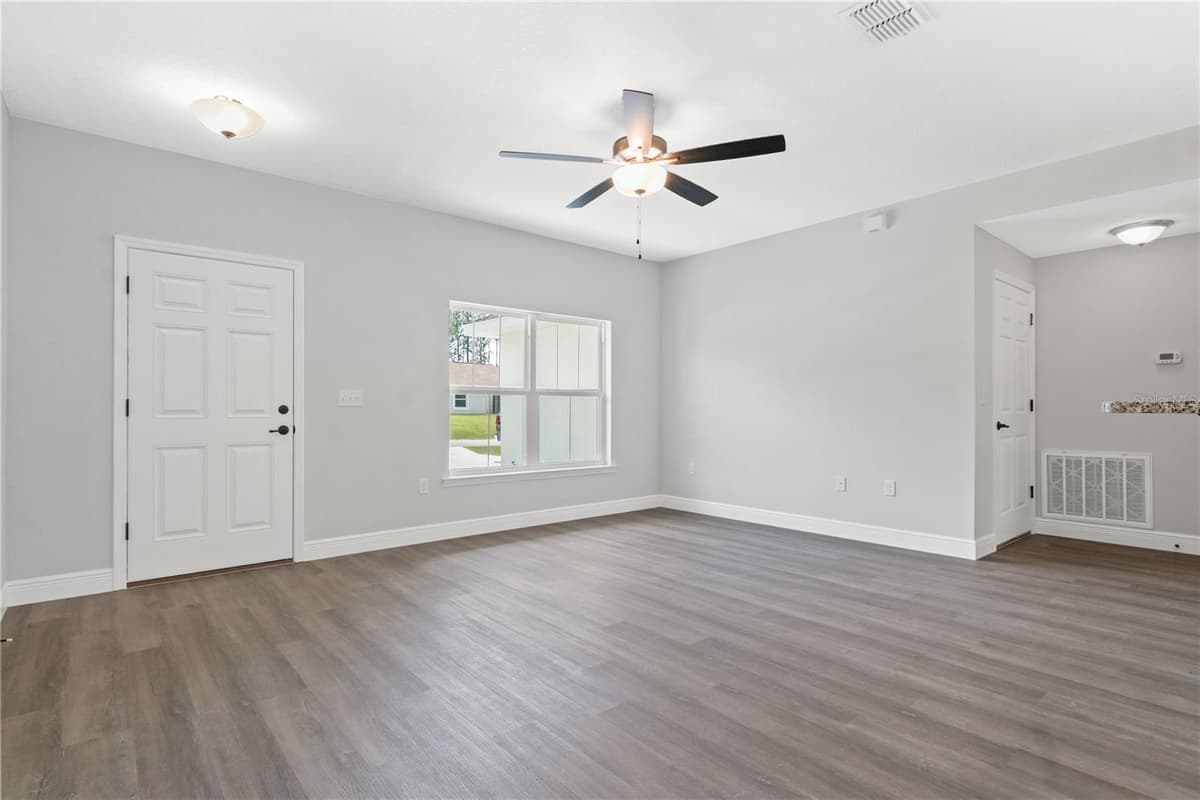 4372 MERCEDES STREET — photo 24 of 29