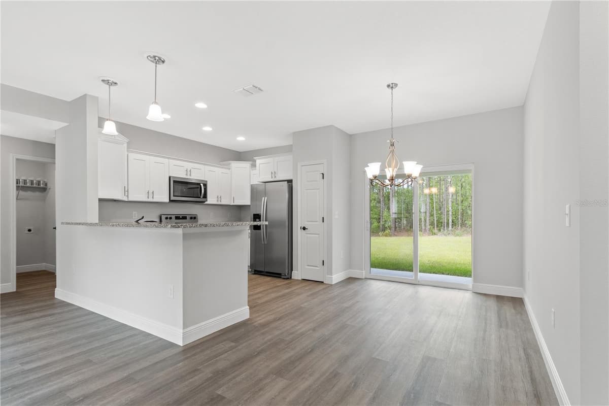 4372 MERCEDES STREET — photo 4 of 29