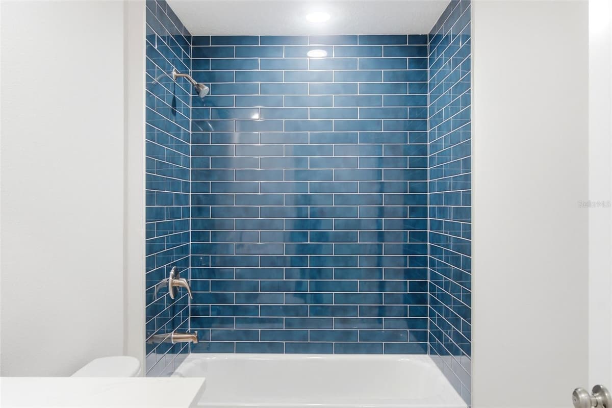 2107 SUANEE AVENUE — photo 10 of 29