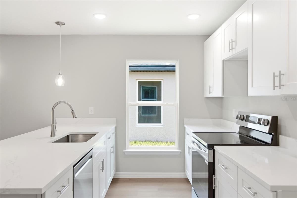2107 SUANEE AVENUE — photo 5 of 29