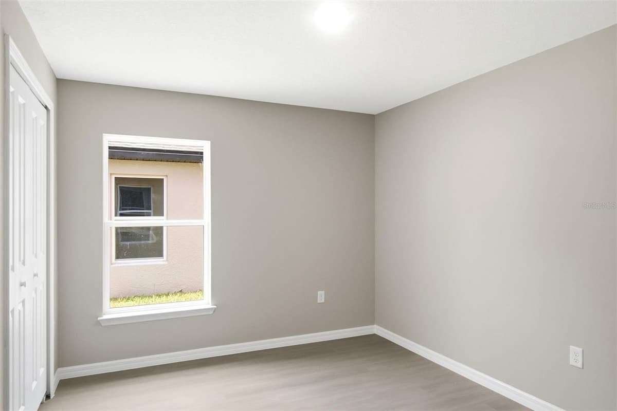 2107 SUANEE AVENUE — photo 11 of 29
